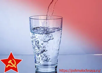 Вода в стакане